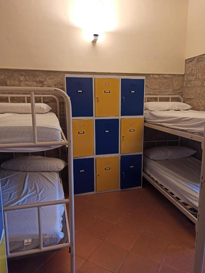 Albergue De ซอส เดลไรย์ กาโตลีโก ภายนอก รูปภาพ
