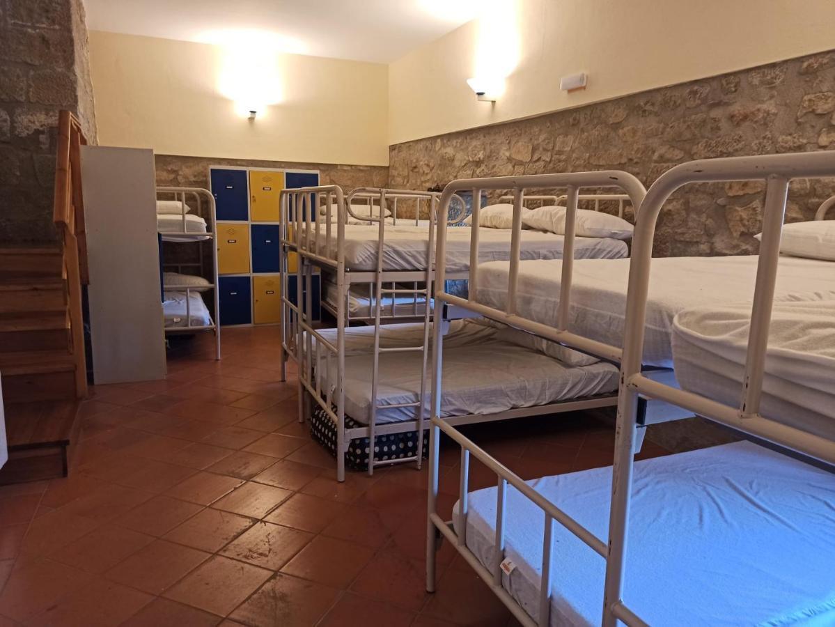 Albergue De ซอส เดลไรย์ กาโตลีโก ภายนอก รูปภาพ
