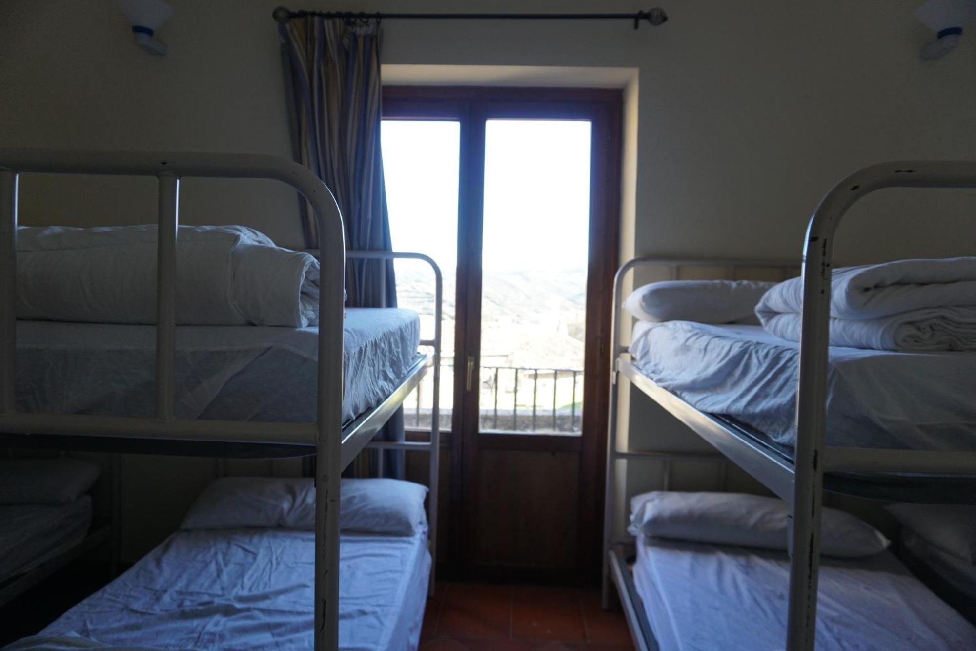 Albergue De ซอส เดลไรย์ กาโตลีโก ภายนอก รูปภาพ